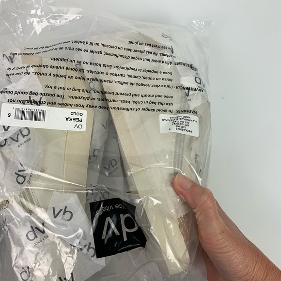 NEW DV Dolce Vita Peeka Girl's Size 5 Sneaker Gold Slip On - Picture 9 of 10